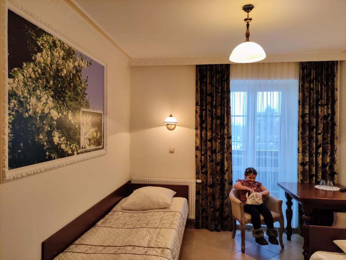 Bed and Breakfast Dwor Bartnika Narewka Esterno foto